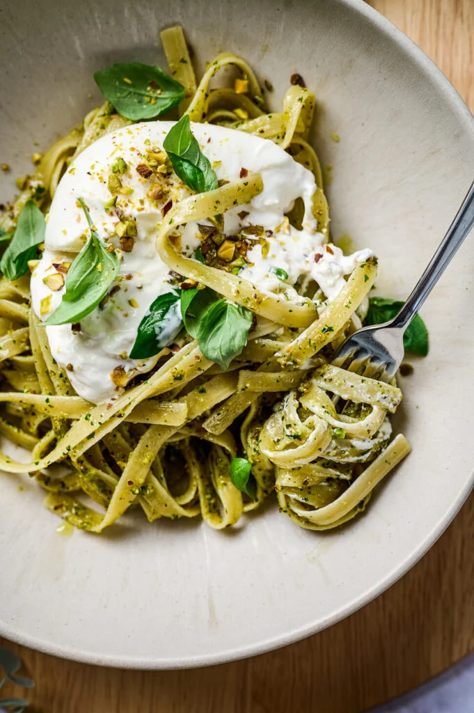 Pasta met burrata & pistache pesto 9 pasta met burrata