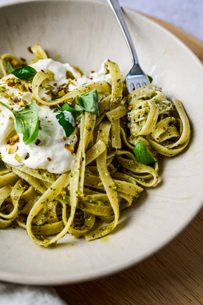 Pasta met burrata & pistache pesto 3 pasta pistache pesto