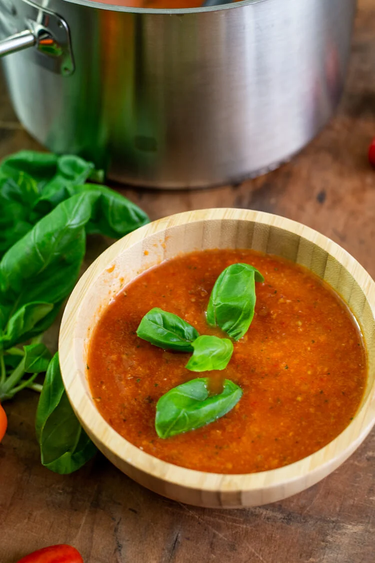 8x Tomatensoep recepten 7 geroosterde tomaat-paprikasoep