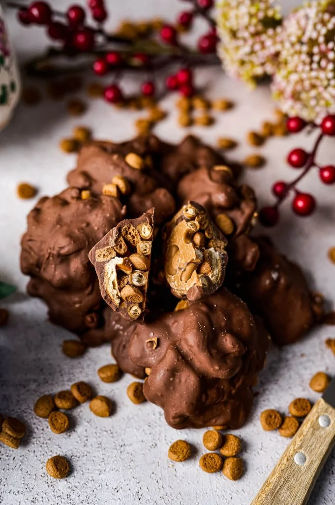Chocoladerotsjes met kruidnoten & pretzels 1 chocoladerotsjes
