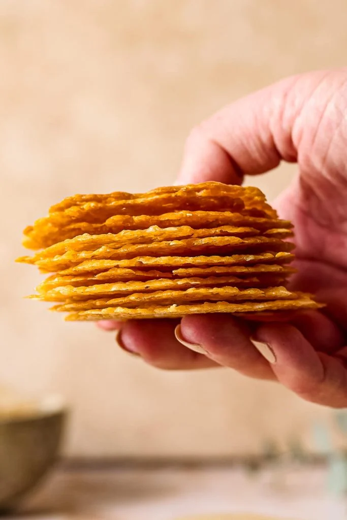 Kaaskoekjes recept van Parmezaan 6 kaaskoekjes parmezaanse kaas