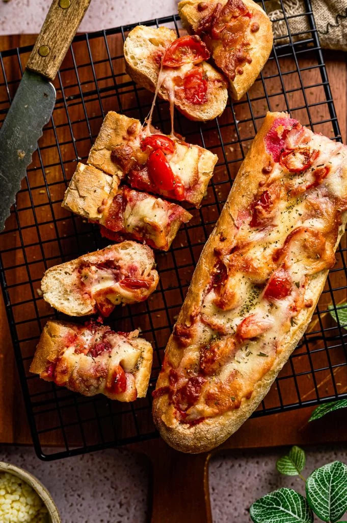 Pizza stokbrood 2 gevuld pizza stokbrood