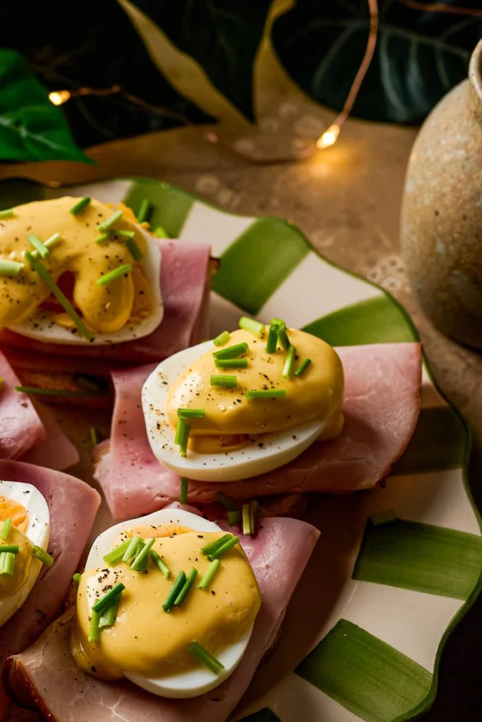 Eggs benedict borrelhapje 2 mini eggs benedict