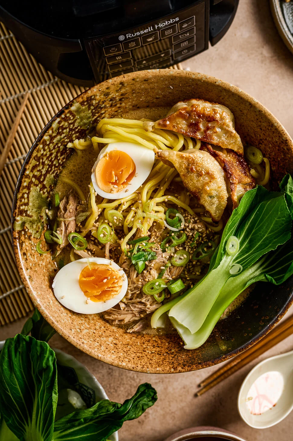 Romige noedelsoep met gyoza 4 noedelsoep uit de slowcooker