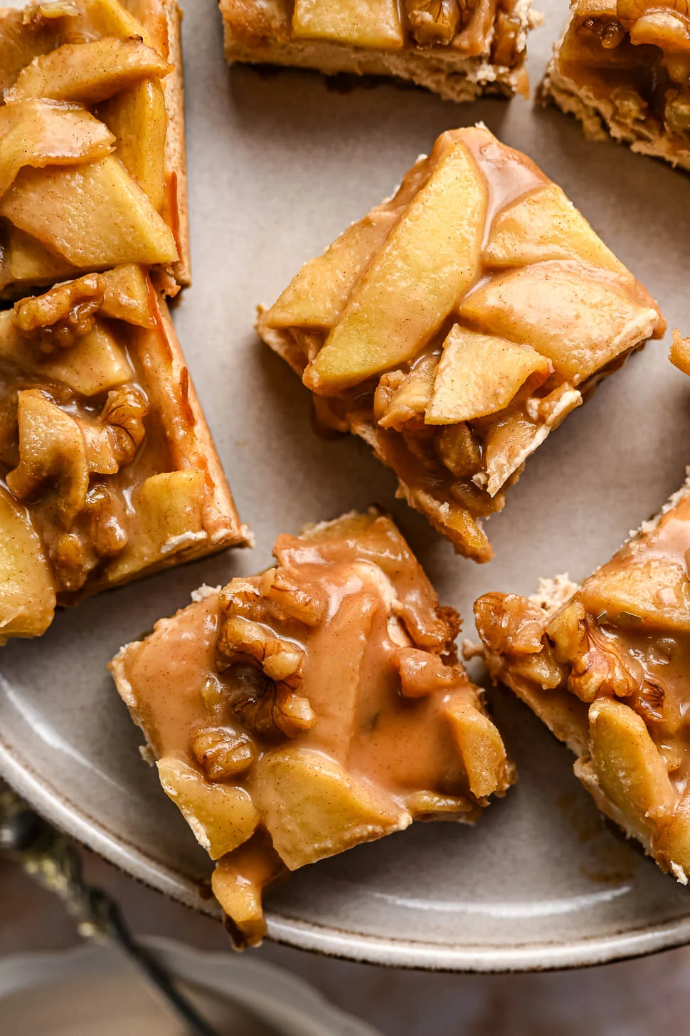 Cheesecake bars met karamel appels 2 cheesecake bars