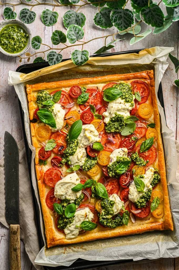 Tomaten plaattaart met ricotta 3 Tomatentaart bladerdeeg